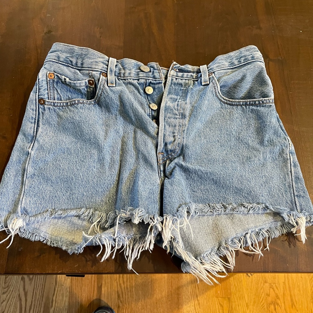 Levi 501 Jean Shorts W26